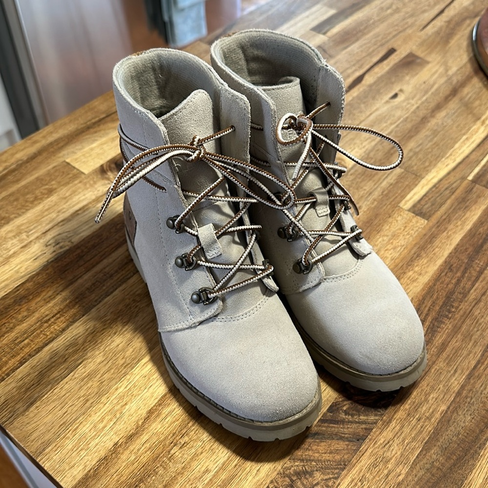North Face gray and brown suede boot.